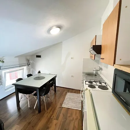 Posticin アパート ピラン